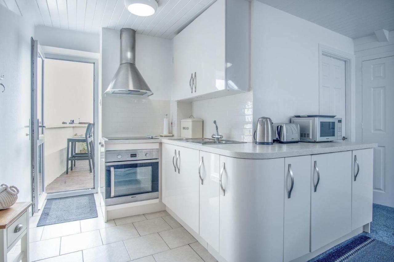 St Julians View - 1 Bedroom Apartment - Tenby Exterior foto